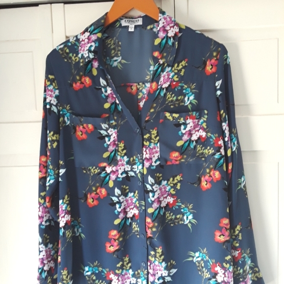 Express Tops - Express Floral Print Portofino Slim Fit Blouse Size Large